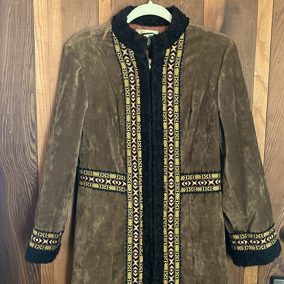 SOLD>>>>>>Incredible Vintage 70s  Afghan Embroidered Velour and Wool Coat - Picture 5 of 8
